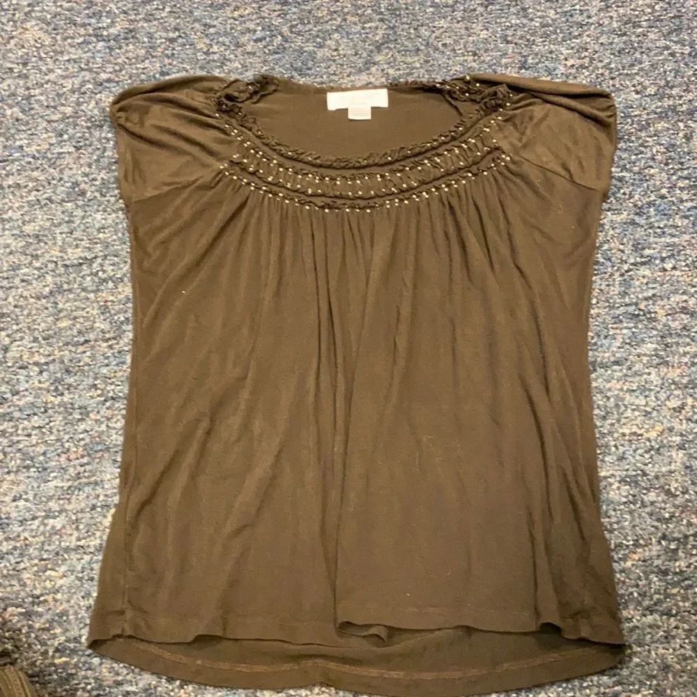 August Silk Brown Ruffle top sz. S